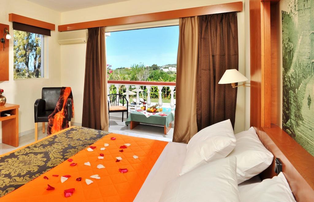 Naturist Angel Nudist Club Hotel - Adults Only Paradisi  Luaran gambar