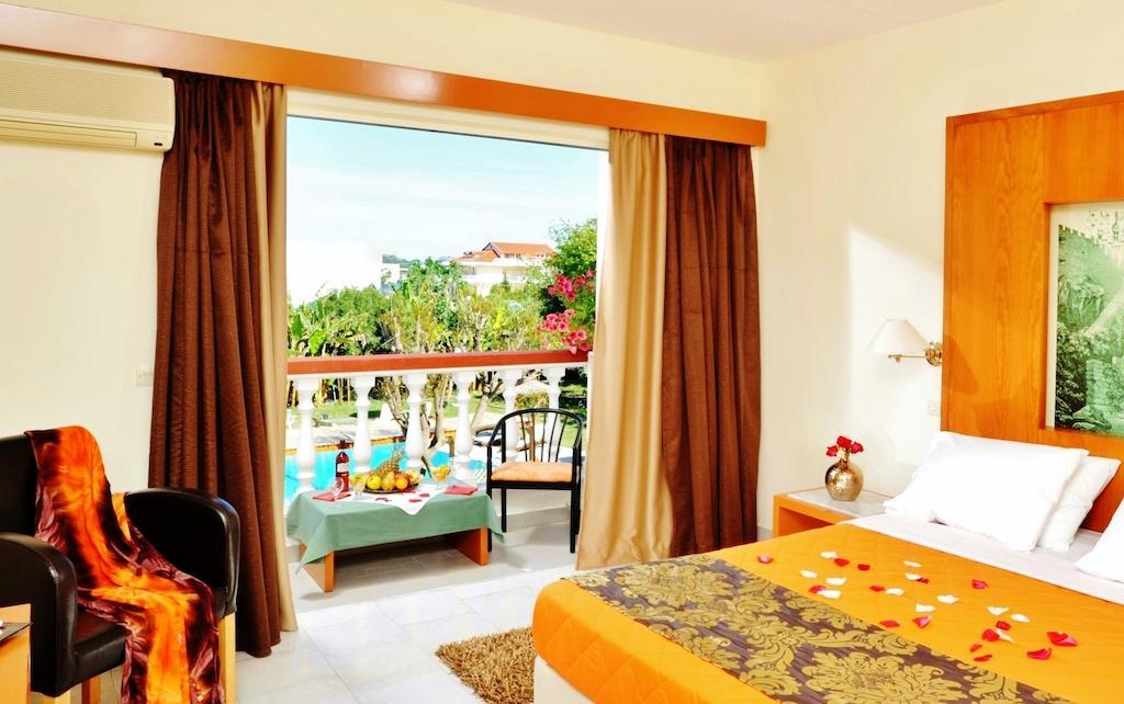 Naturist Angel Nudist Club Hotel - Adults Only Paradisi  Luaran gambar